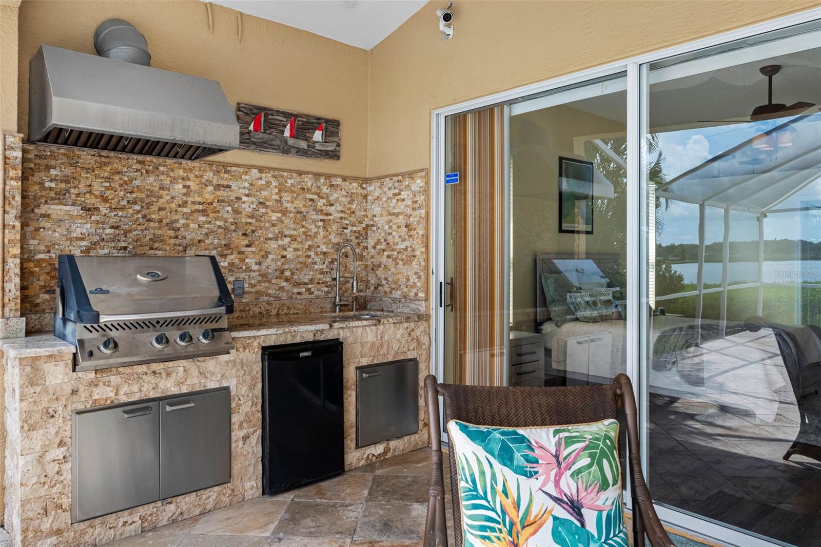 BAYS END - Residential