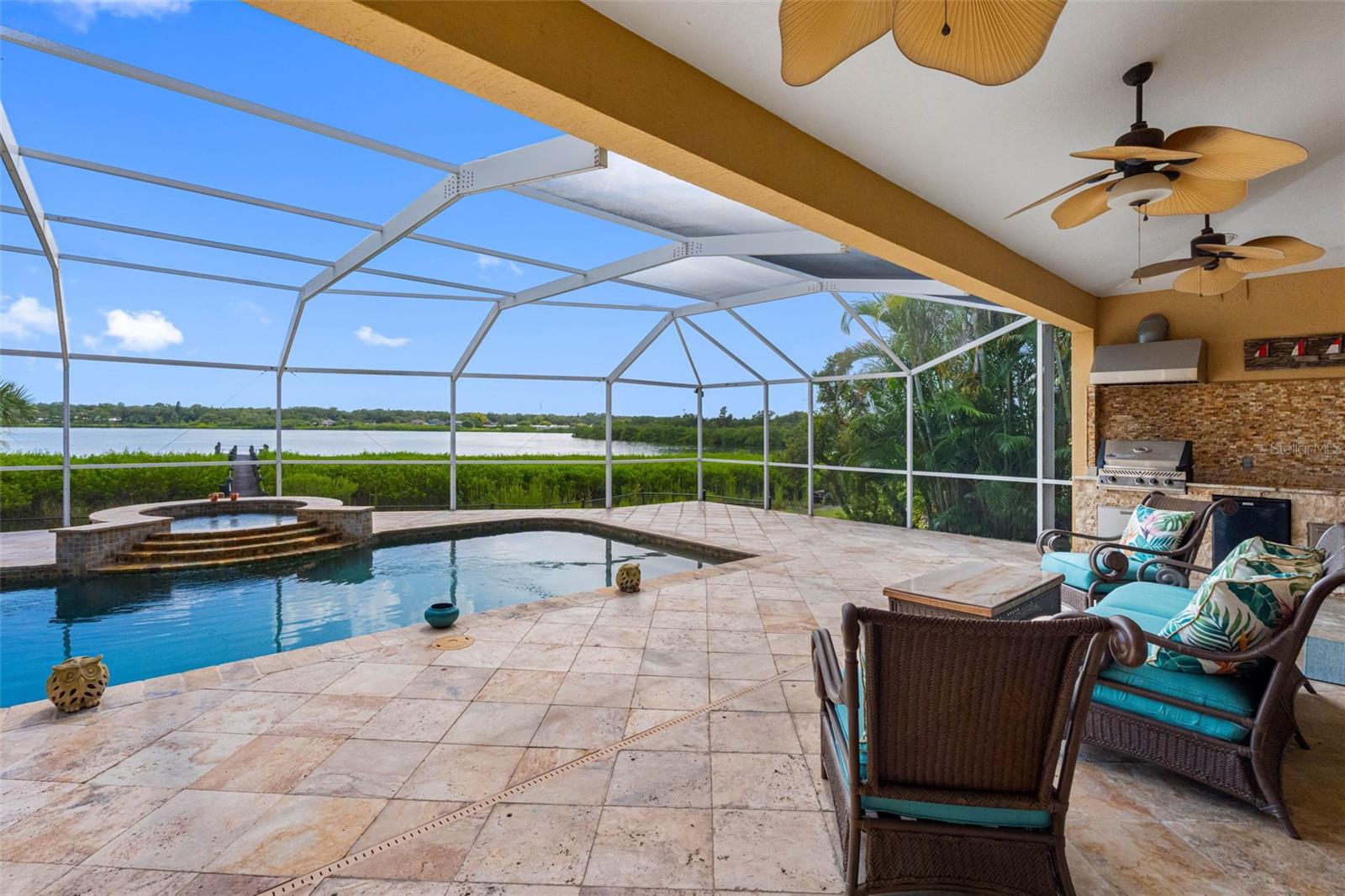 BAYS END - Residential