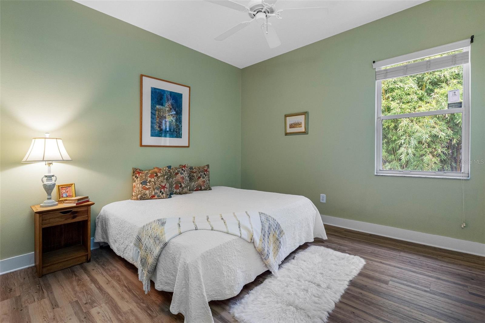 BAYS END - Residential