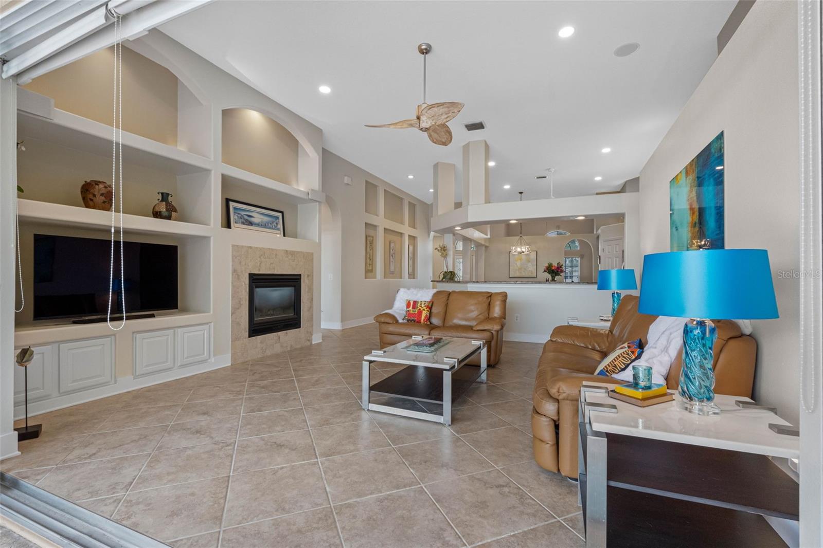 BAYS END - Residential