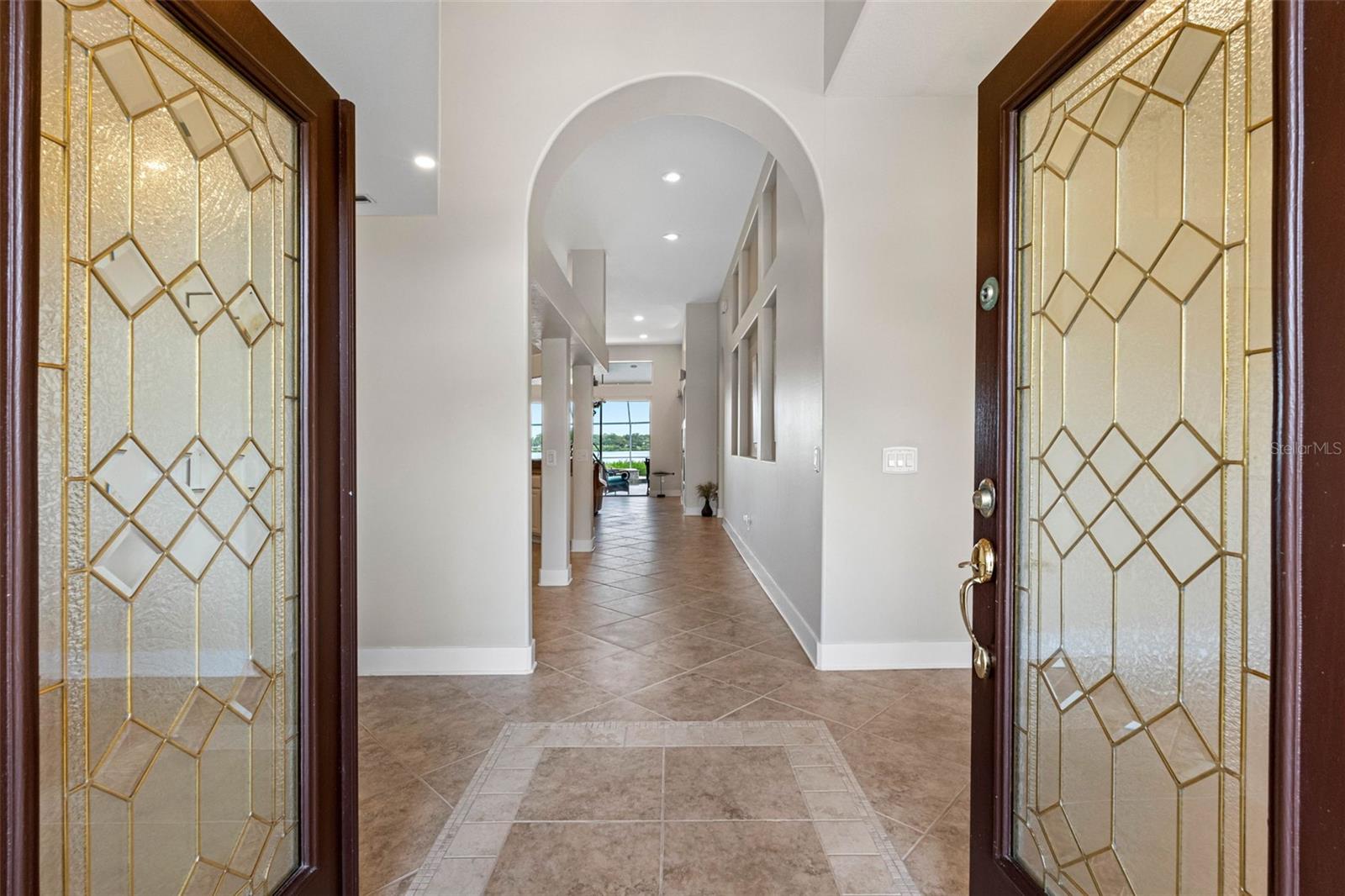 BAYS END - Residential