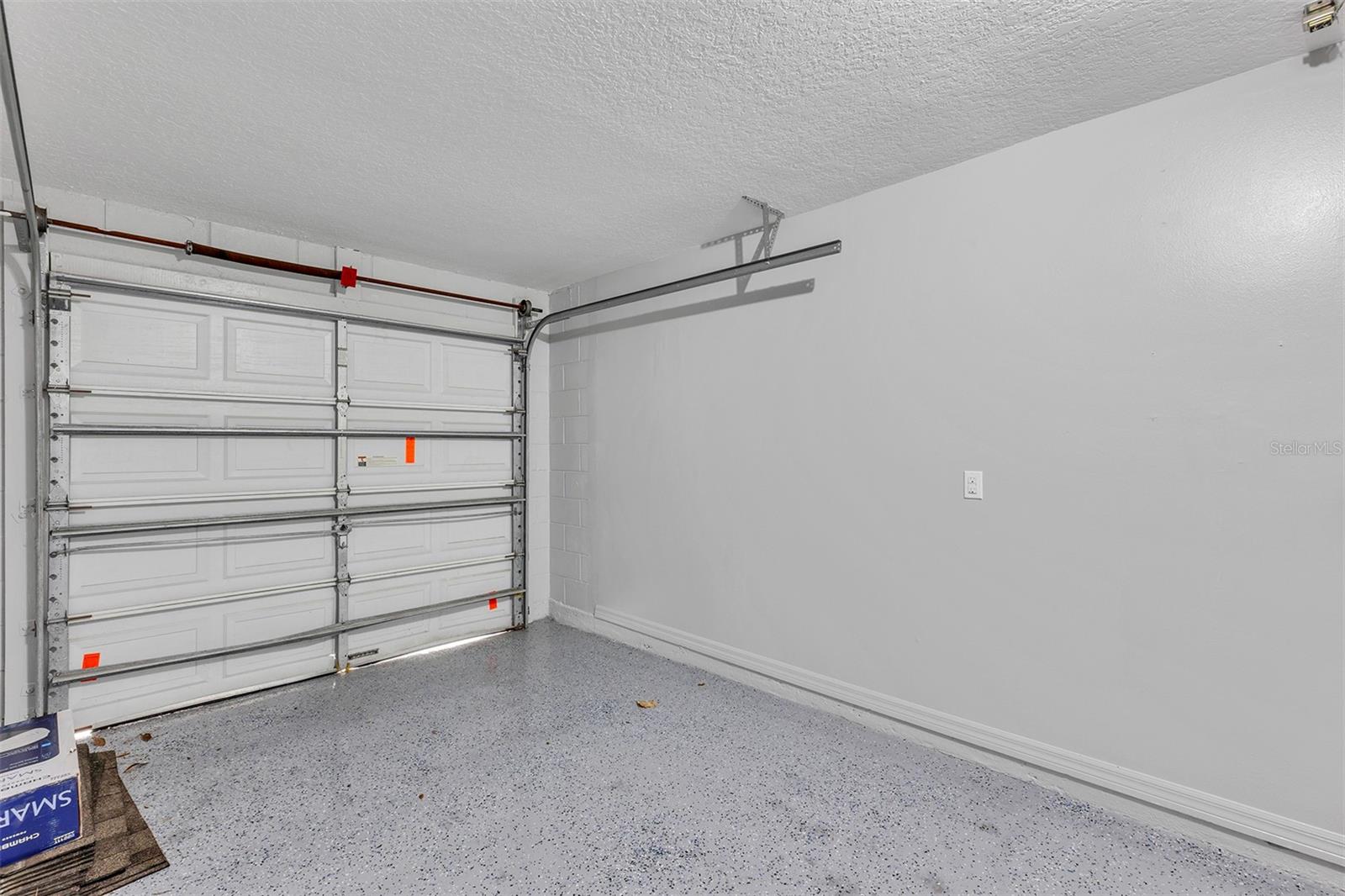 PINE RIDGE HOLLOW EAST PH 02 - Residential Lease