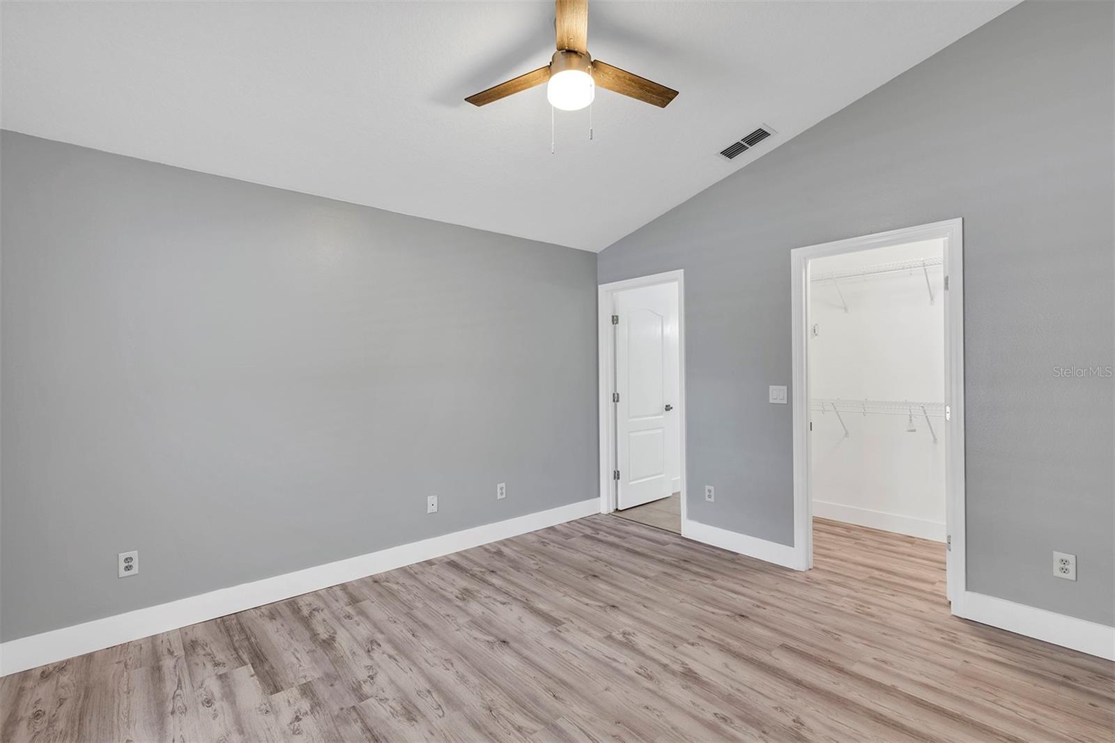 PINE RIDGE HOLLOW EAST PH 02 - Residential Lease