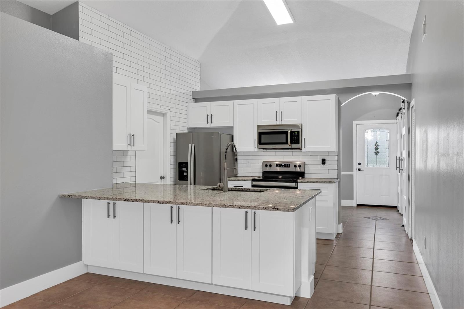 PINE RIDGE HOLLOW EAST PH 02 - Residential Lease