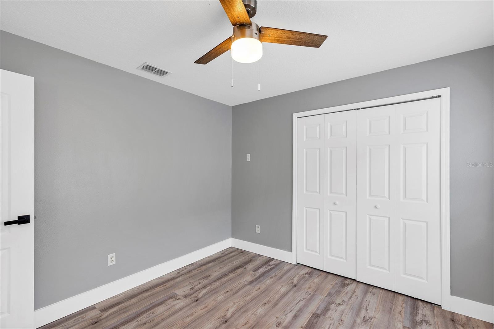 PINE RIDGE HOLLOW EAST PH 02 - Residential Lease