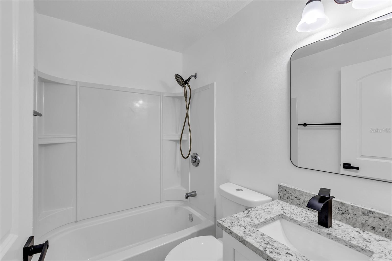 PINE RIDGE HOLLOW EAST PH 02 - Residential Lease