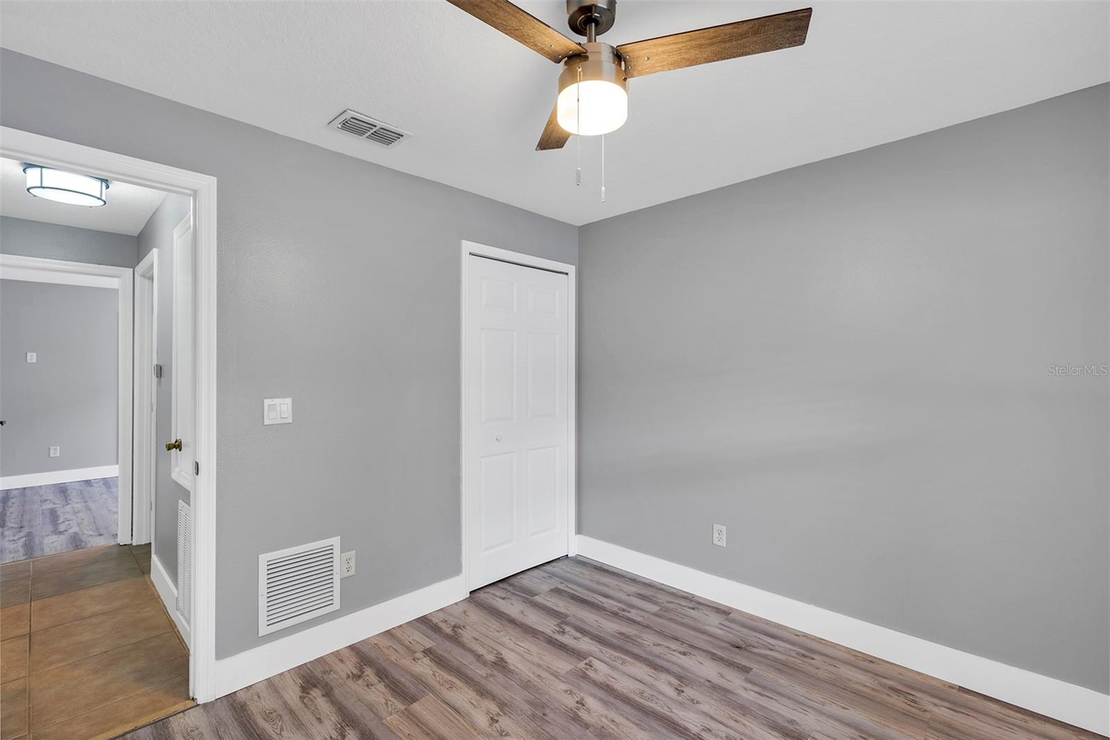 PINE RIDGE HOLLOW EAST PH 02 - Residential Lease