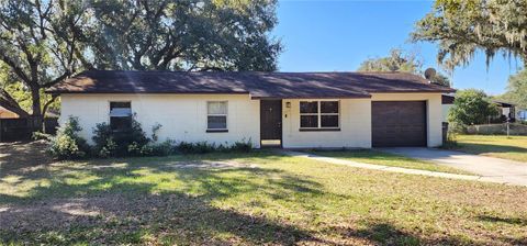 Photo of 3011 Laurel Lane, Plant City, FL 33566 (MLS # TB8455848)