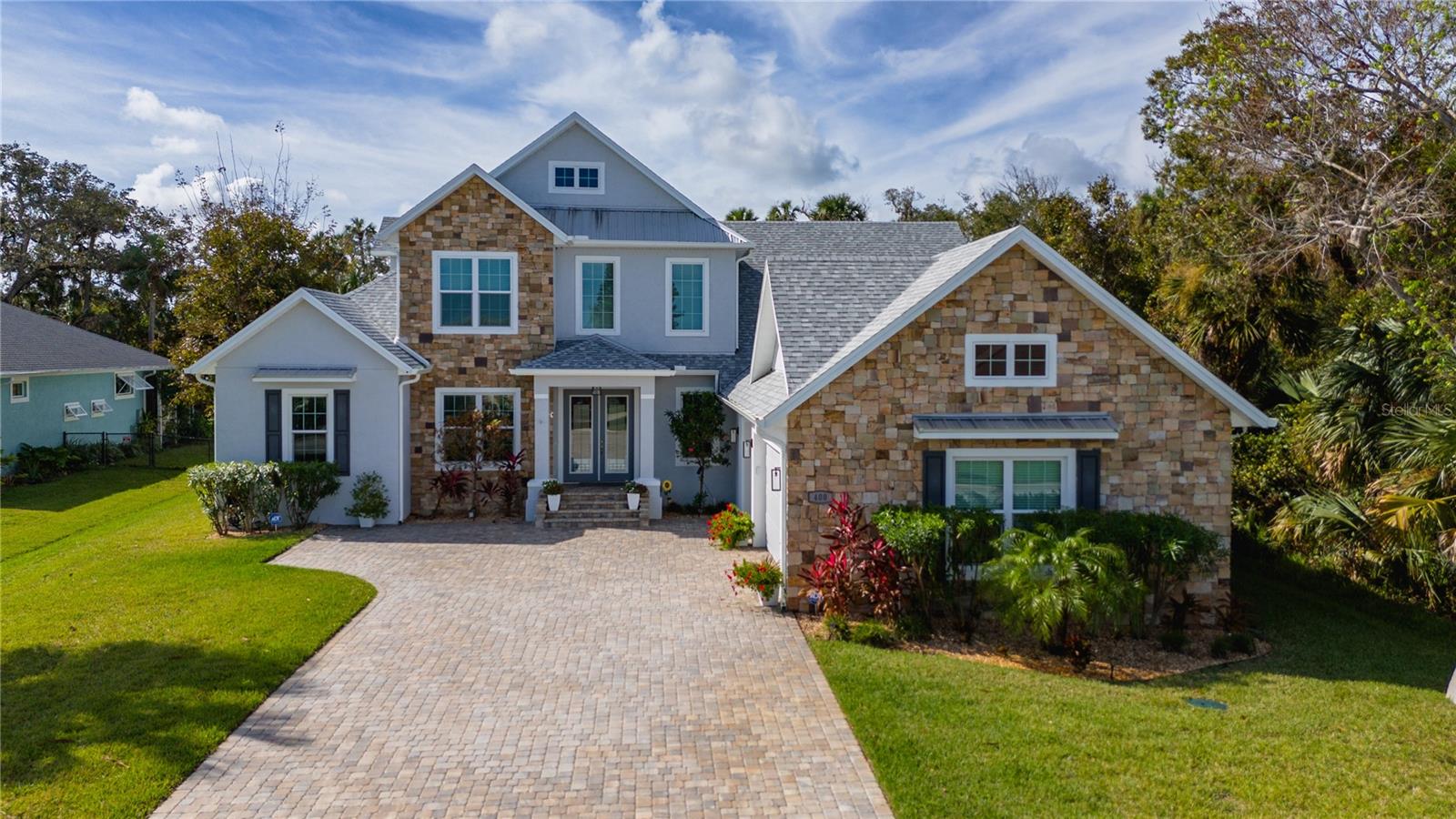 400 PALM DRIVE