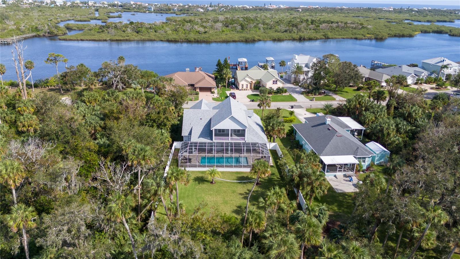 400 PALM DRIVE