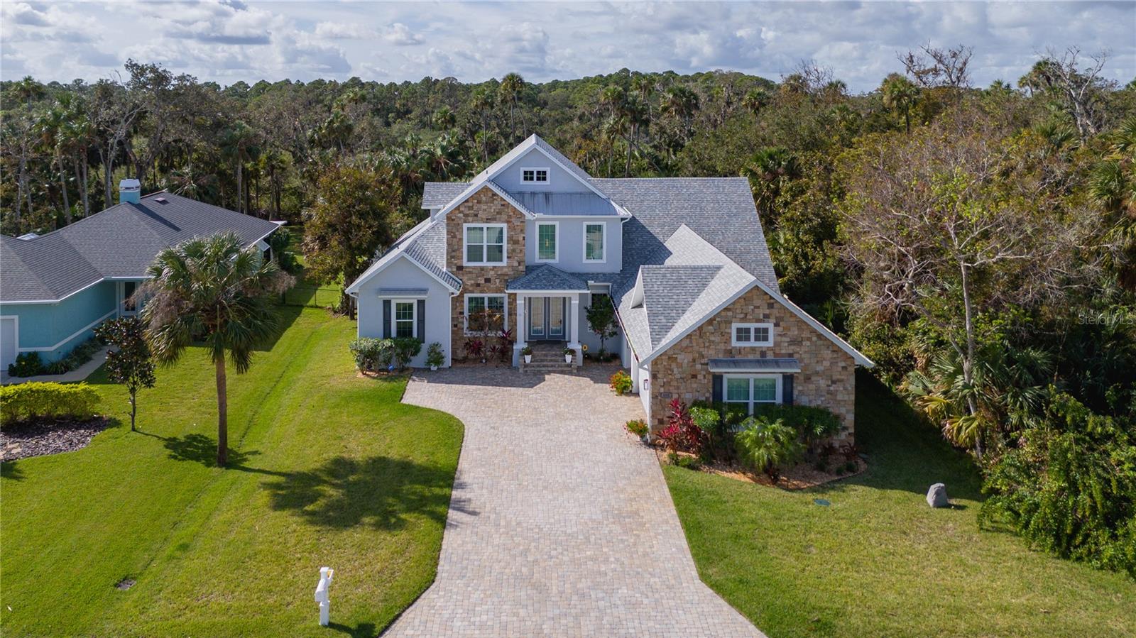 400 PALM DRIVE
