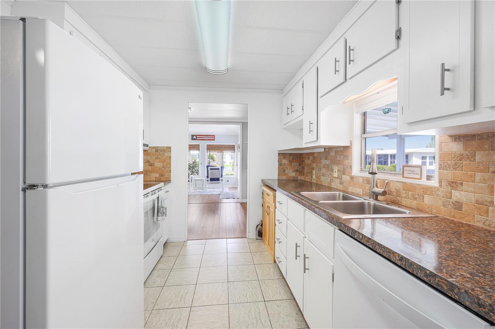 MAPLE LEAF ESTATES - Residential