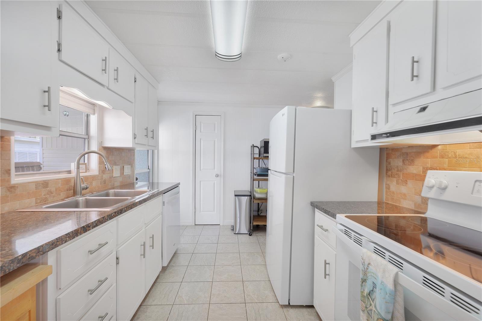 MAPLE LEAF ESTATES - Residential