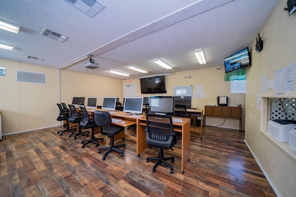 MAPLE LEAF ESTATES - Residential