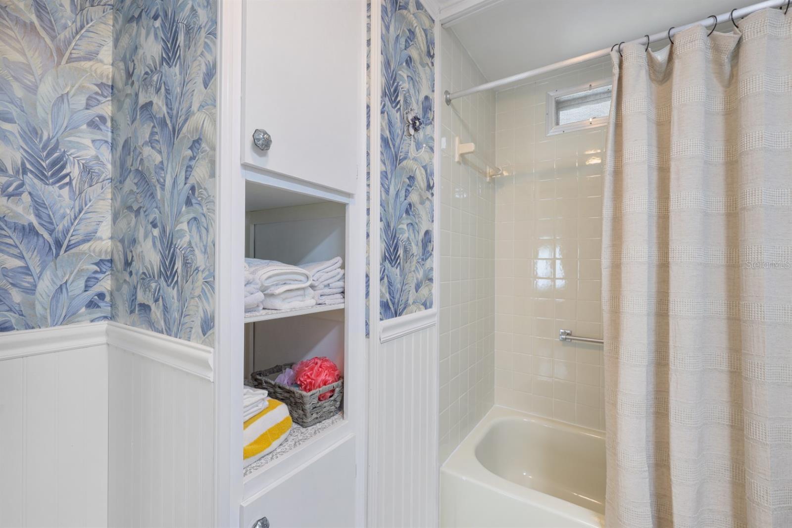 MAPLE LEAF ESTATES - Residential