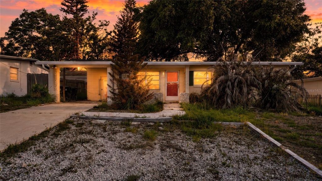 Photo of 6031 W. Ridgewood Ave, Orlando, FL 32835 (MLS # O6410433)
