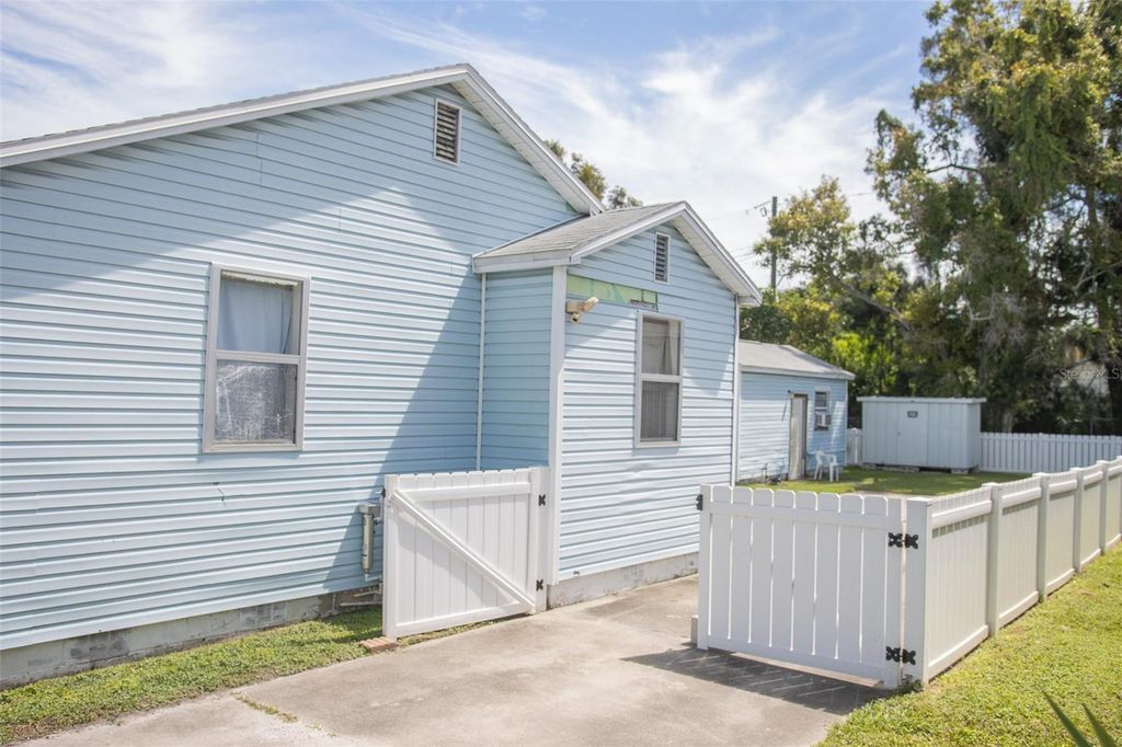 Photo of 870 18th Avenue S, St Petersburg, FL 33705 (MLS # O6349399)