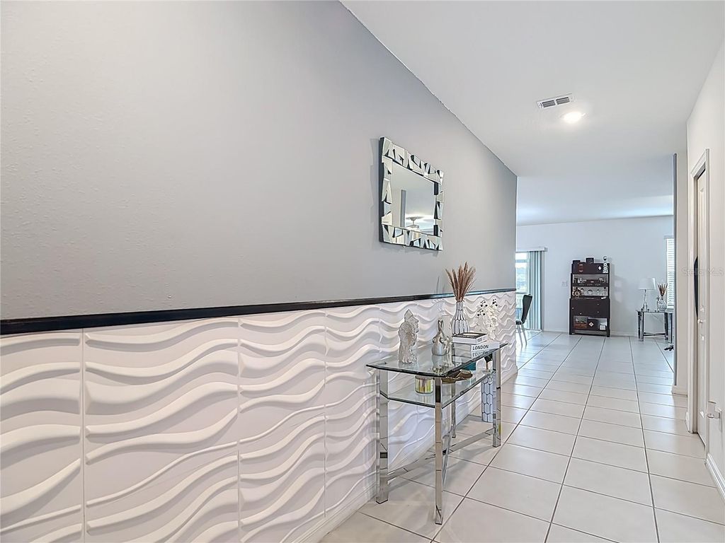 Photo of 1699 Red Loop, Lakeland, FL 33801 (MLS # O6397575)