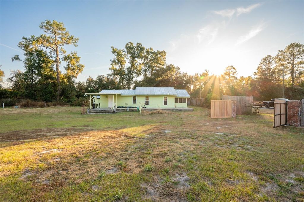 Photo of 11423 SW Williston Road, Micanopy, FL 32667 (MLS # GC535372)