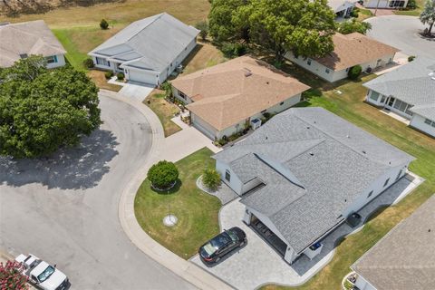 A home in LAKELAND