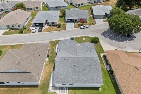 A home in LAKELAND