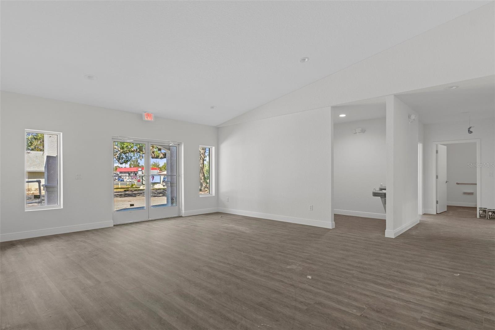 INVERNESS VILLAGE UNIT 03 - Commercial Sale