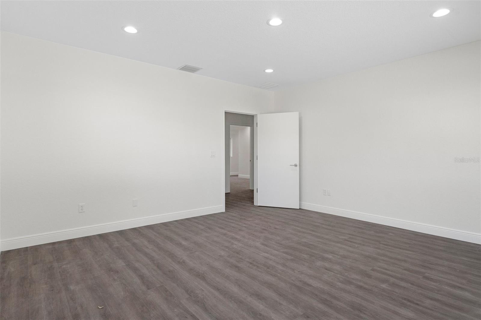 INVERNESS VILLAGE UNIT 03 - Commercial Sale