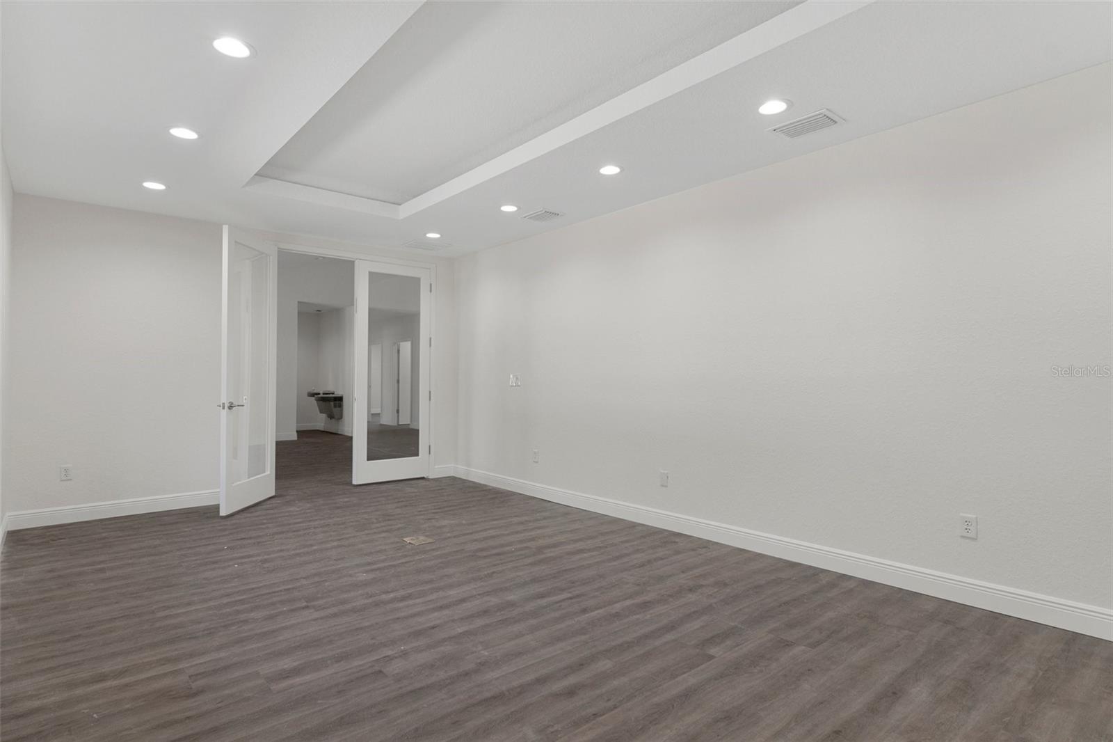 INVERNESS VILLAGE UNIT 03 - Commercial Sale