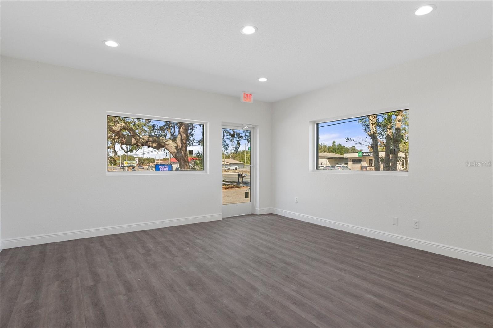 INVERNESS VILLAGE UNIT 03 - Commercial Sale