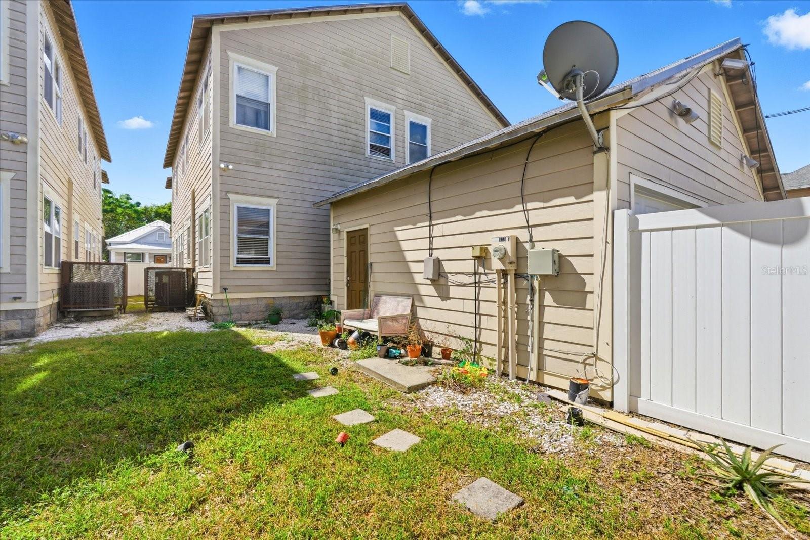 GIUSTOS TWNHMS - Residential