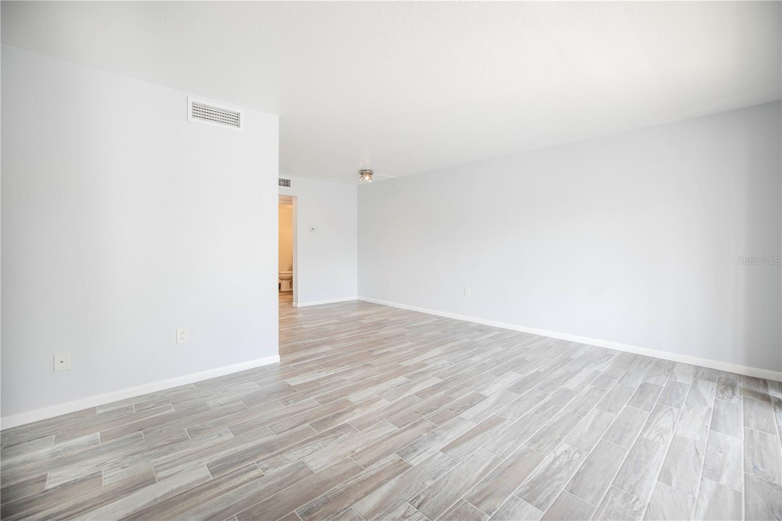 ST PETERSBURG BEACH NORTH UNIT 4 - Residential Lease