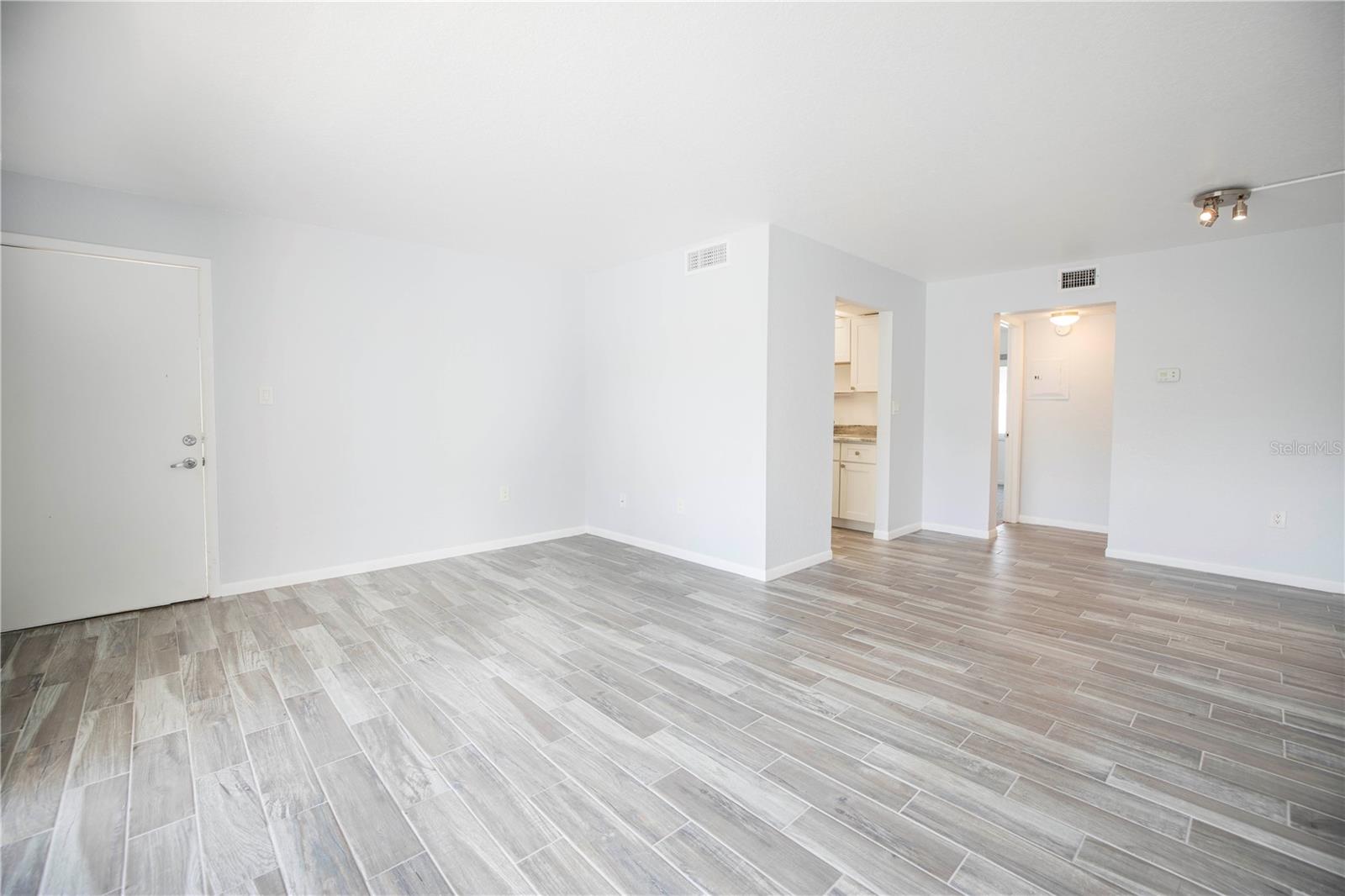 ST PETERSBURG BEACH NORTH UNIT 4 - Residential Lease