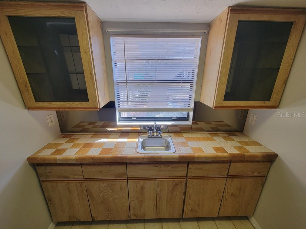 FOREST LAKE ESTATES - Residential Lease