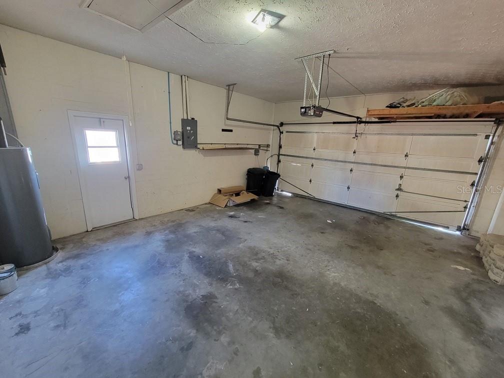 FOREST LAKE ESTATES - Residential Lease