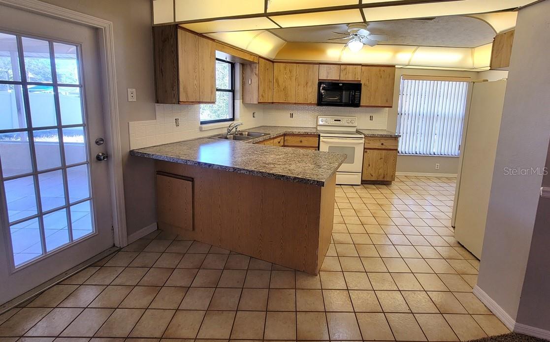 FOREST LAKE ESTATES - Residential Lease