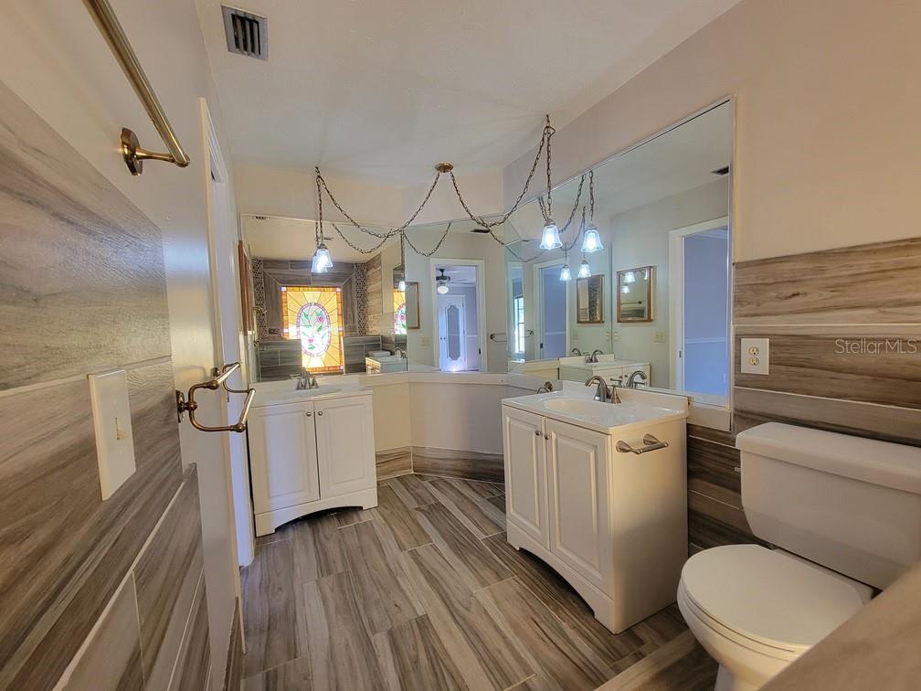 FOREST LAKE ESTATES - Residential Lease