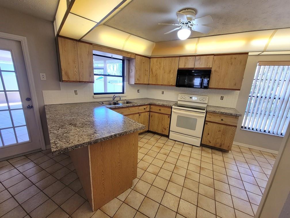 FOREST LAKE ESTATES - Residential Lease