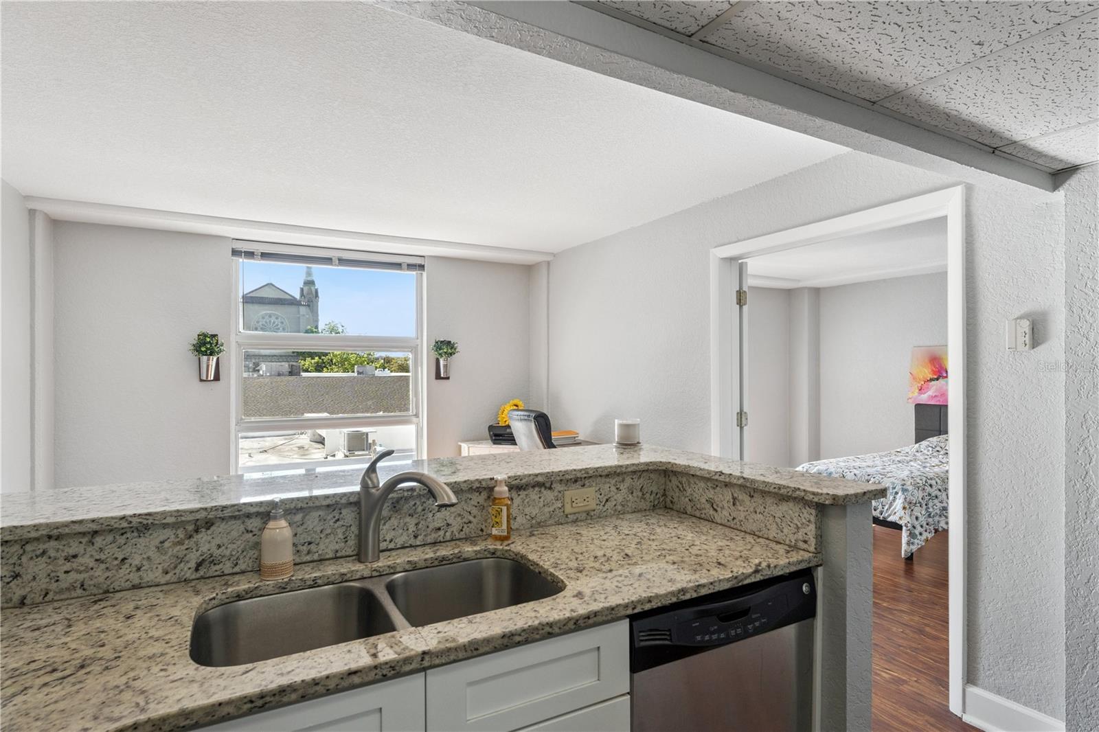 METROPOLITAN/LK EOLA - Residential