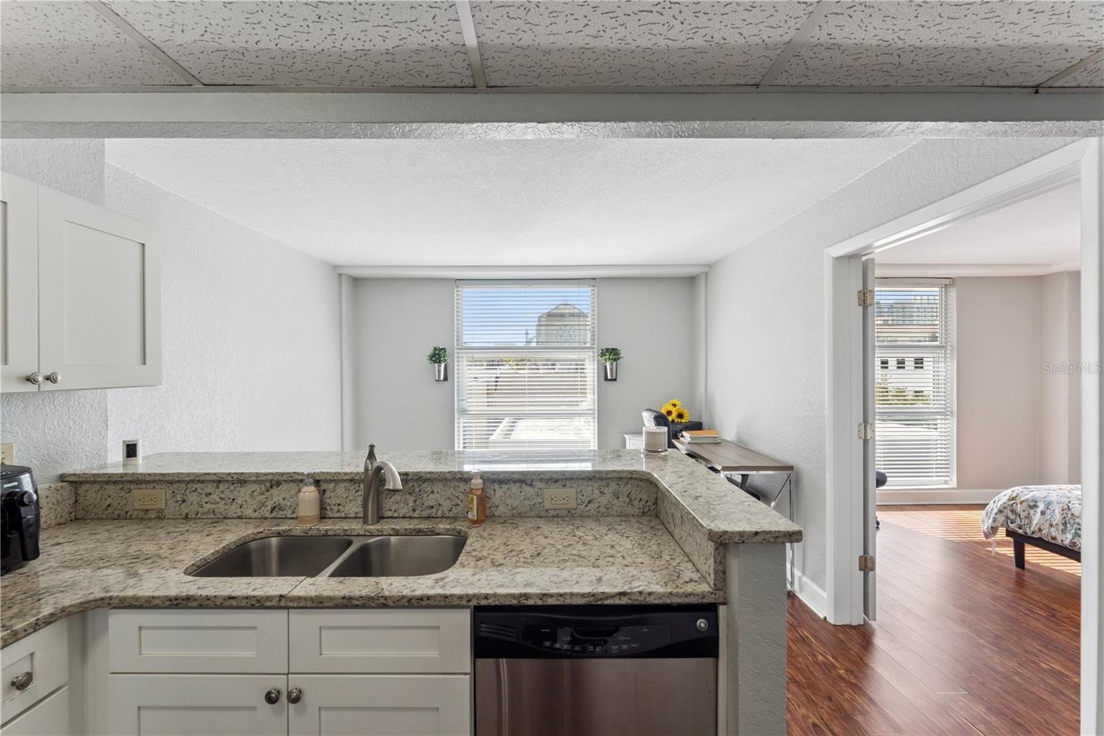 METROPOLITAN/LK EOLA - Residential