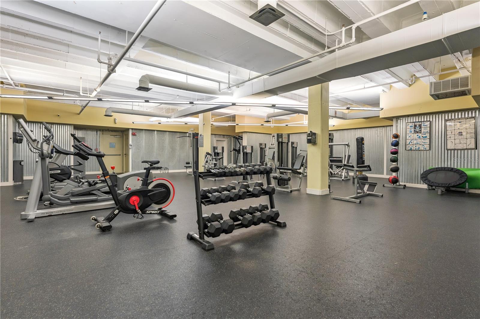 METROPOLITAN/LK EOLA - Residential