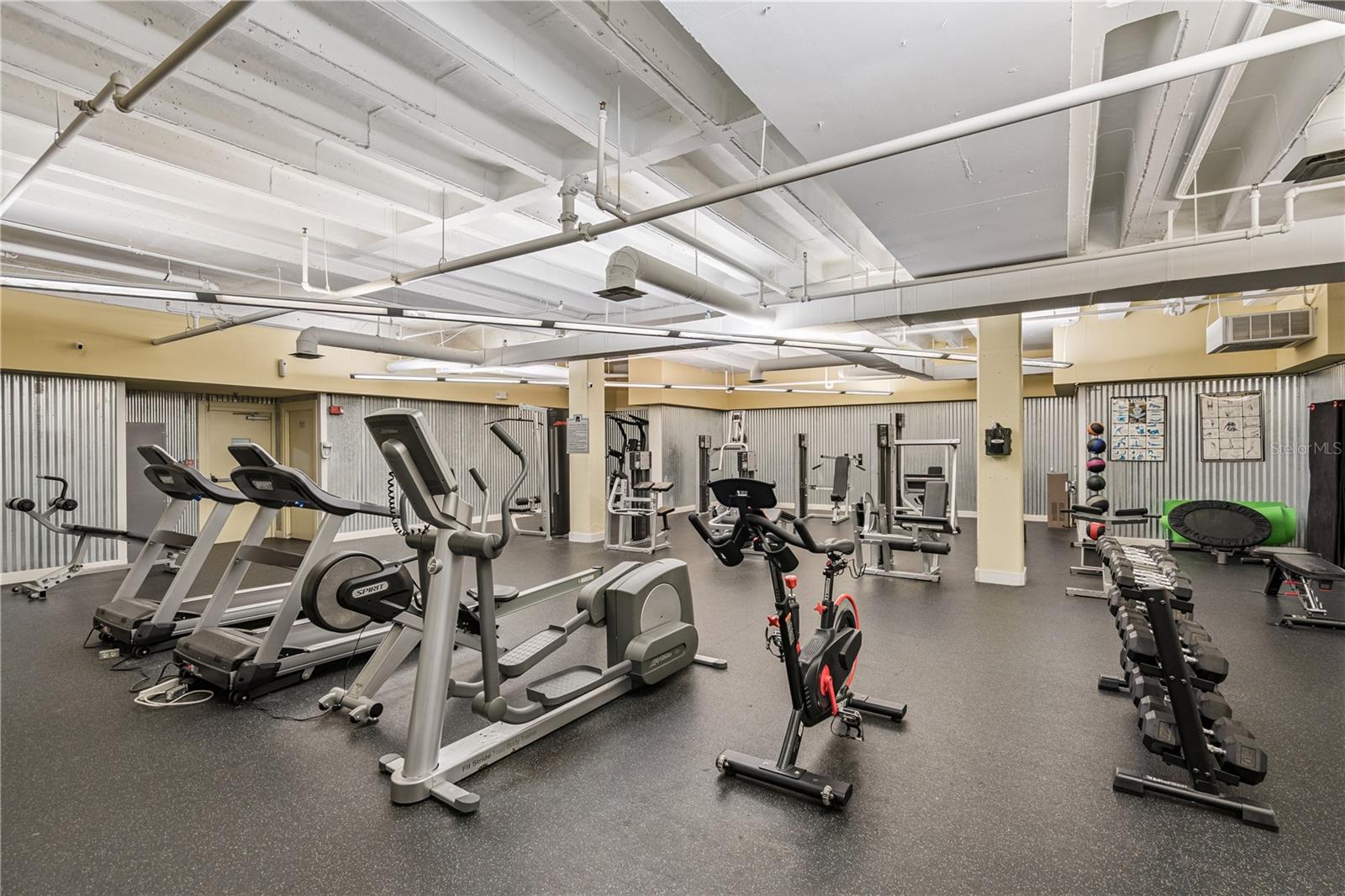 METROPOLITAN/LK EOLA - Residential