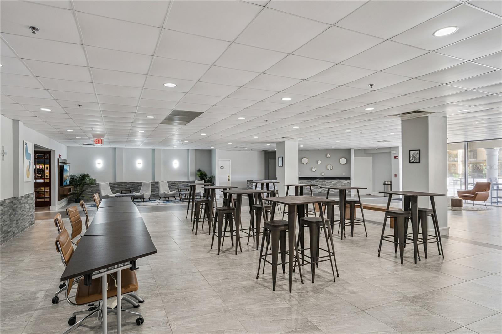 METROPOLITAN/LK EOLA - Residential