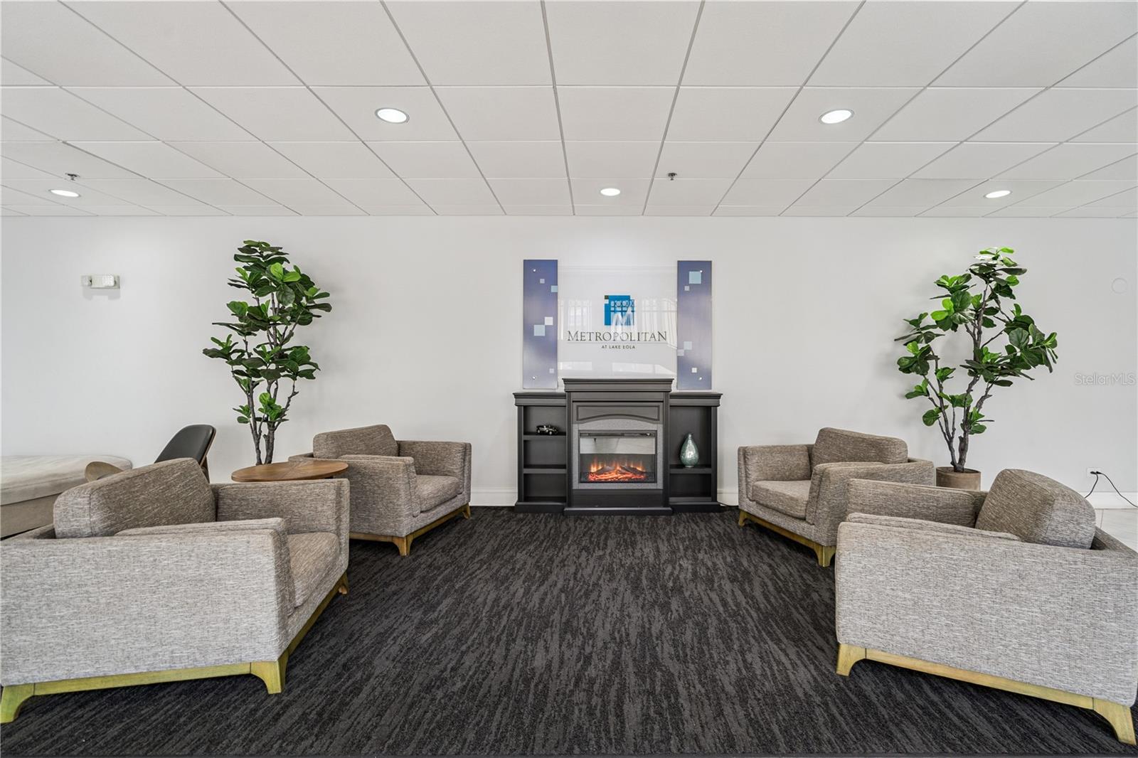 METROPOLITAN/LK EOLA - Residential