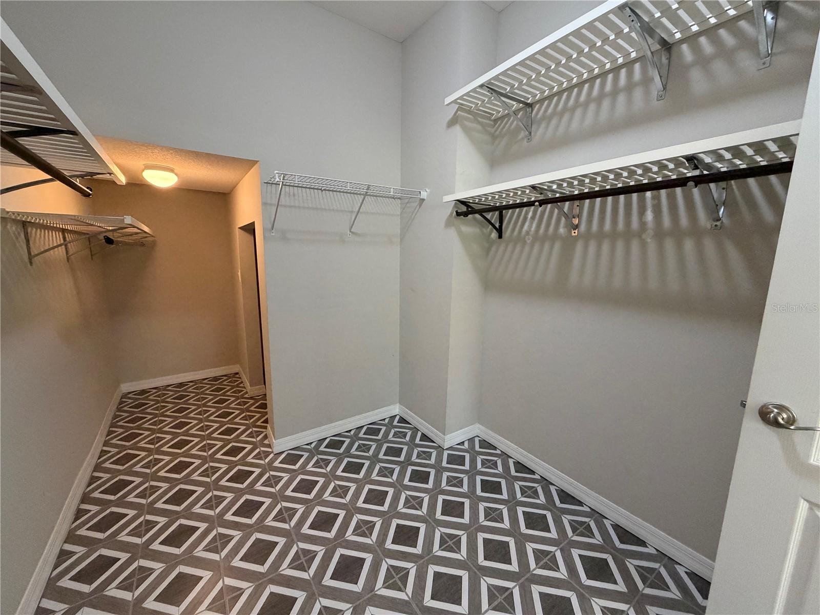 SANCTUARY AT ALOMA - Residential