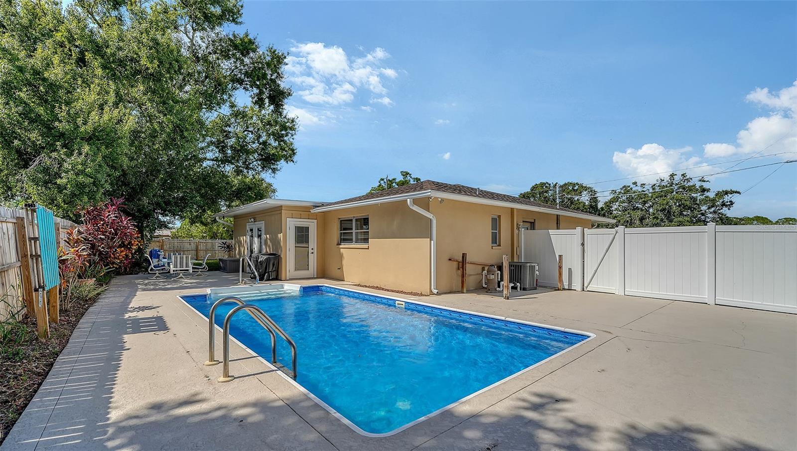 SARASOTA SPGS - Residential