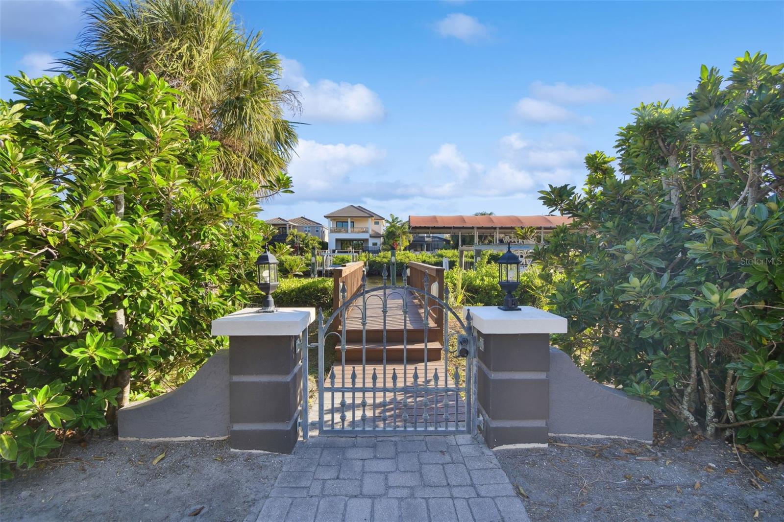 RIVERDALE - Residential