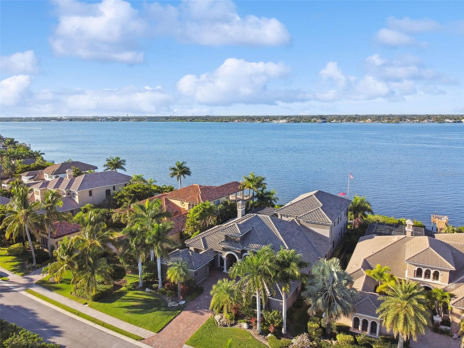 RIVERDALE - Residential