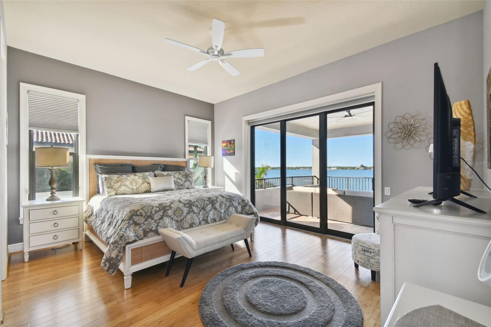 RIVERDALE - Residential