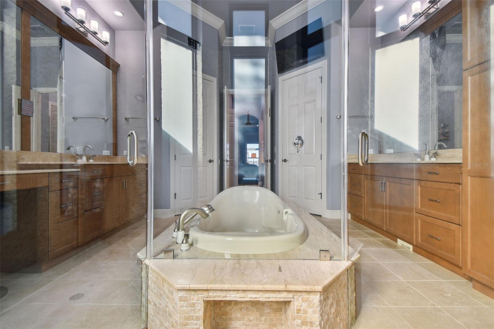 RIVERDALE - Residential