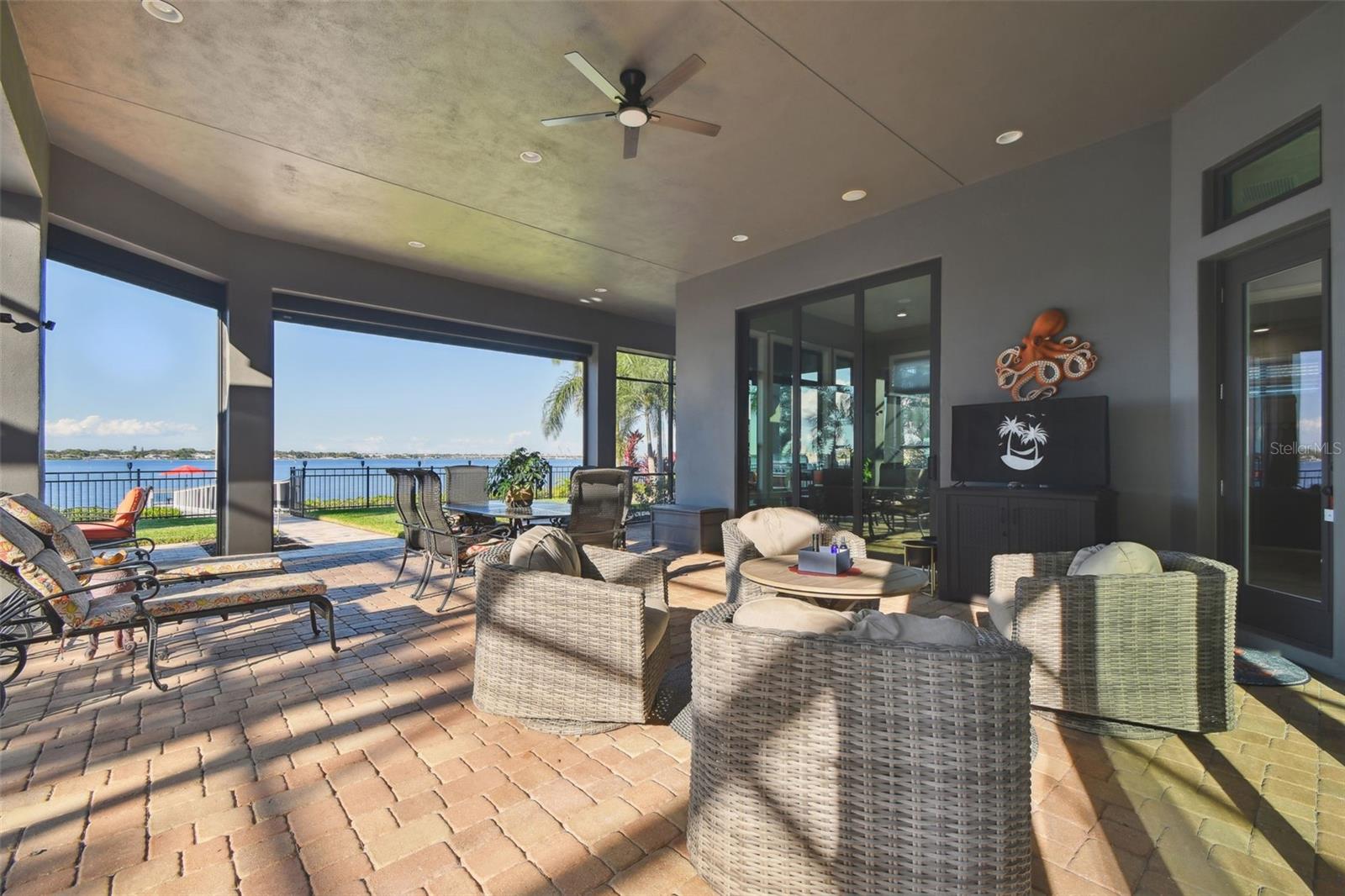 RIVERDALE - Residential